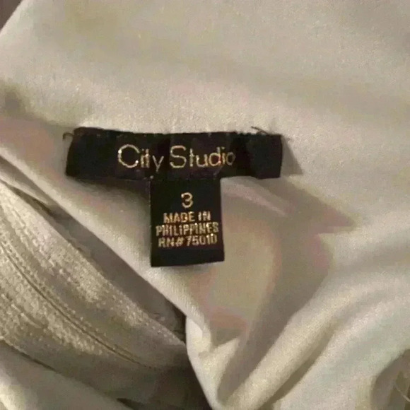 City Studio sliver dress size 3 - Picture 3 of 3